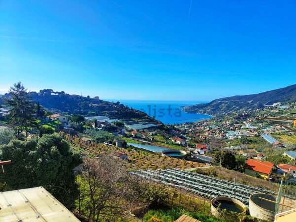 appartamento in vendita a Sanremo in zona Coldirodi
