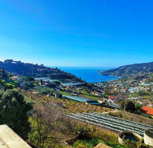 appartamento in vendita a Sanremo in zona Coldirodi