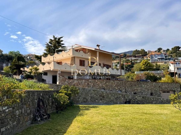 casa indipendente in vendita a Sanremo