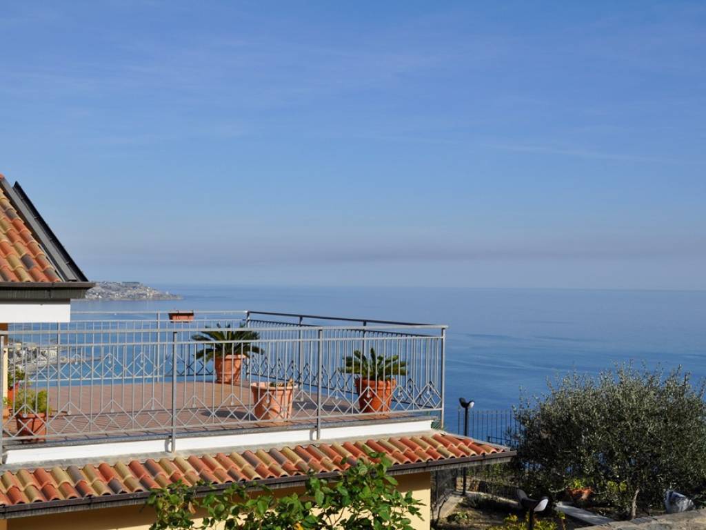 casa indipendente in vendita a Sanremo