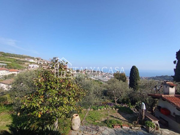 casa indipendente in vendita a Sanremo in zona Coldirodi