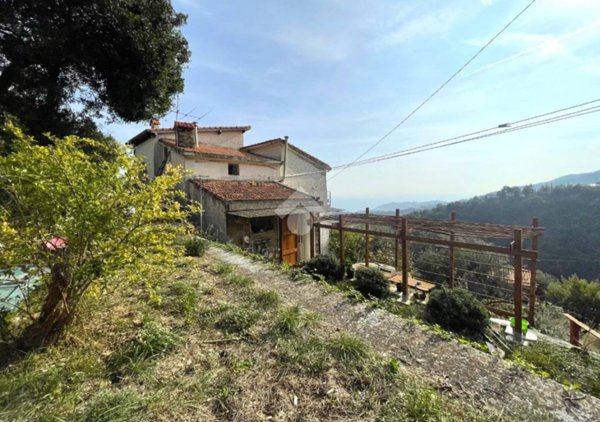 casa indipendente in vendita a Sanremo in zona San Romolo