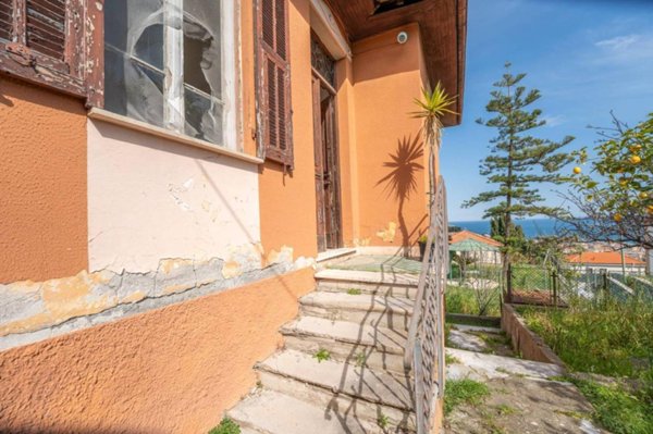 casa indipendente in vendita a Sanremo