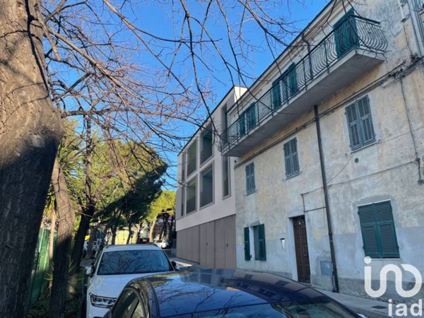 appartamento in vendita a Sanremo in zona Bussana