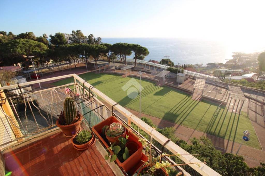appartamento in vendita a Sanremo in zona Poggio