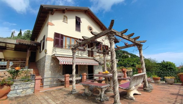 casa indipendente in vendita a Sanremo