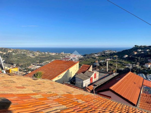casa indipendente in vendita a Sanremo in zona Poggio
