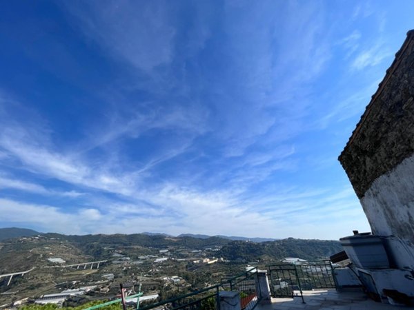 appartamento in vendita a Sanremo in zona Poggio