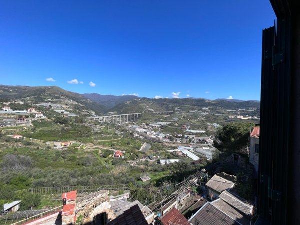appartamento in vendita a Sanremo in zona Poggio