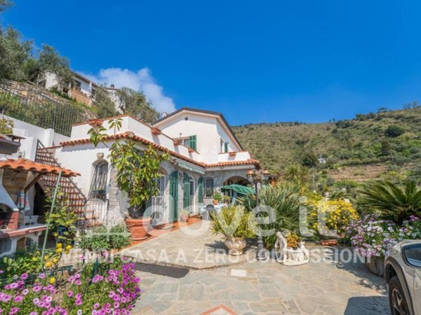 casa indipendente in vendita a Sanremo in zona Coldirodi