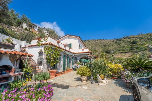 casa indipendente in vendita a Sanremo
