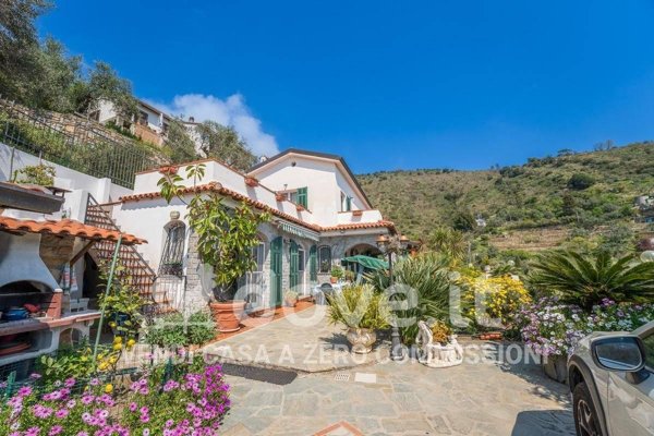 casa indipendente in vendita a Sanremo