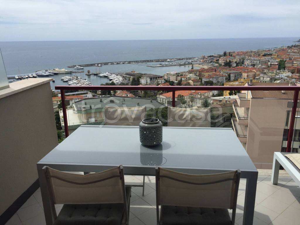 appartamento in vendita a Sanremo in zona Poggio