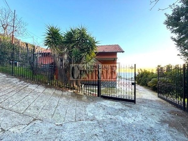 casa indipendente in vendita a Sanremo in zona Poggio
