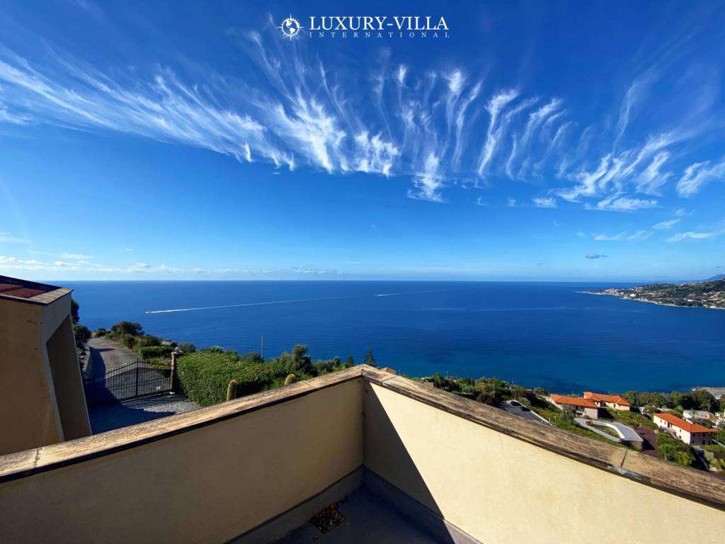 casa indipendente in vendita a Sanremo