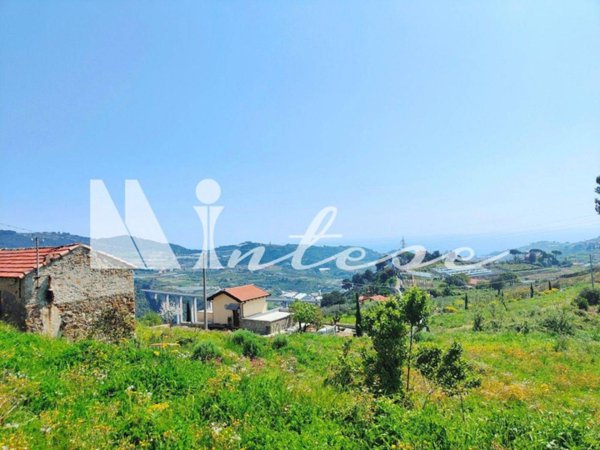 casa indipendente in vendita a Sanremo in zona Poggio