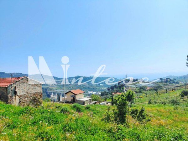 casa indipendente in vendita a Sanremo in zona Coldirodi