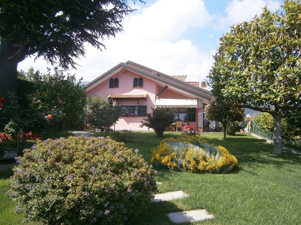 casa indipendente in vendita a Sanremo