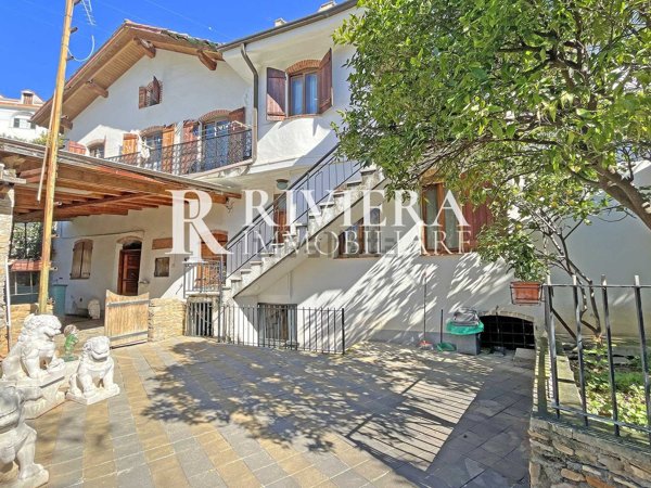 casa indipendente in vendita a Sanremo