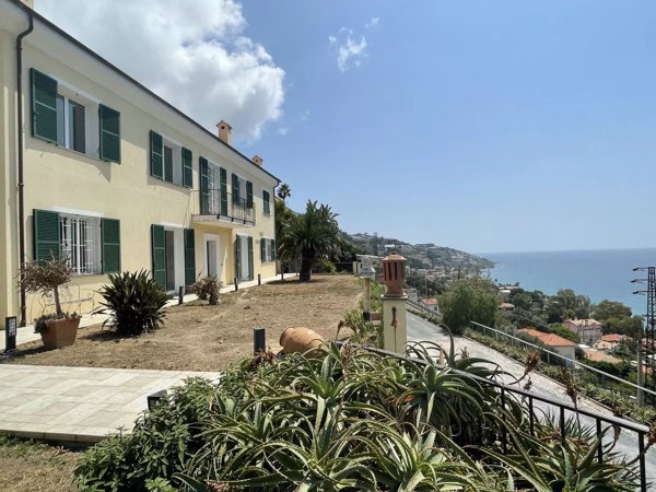 casa indipendente in vendita a Sanremo