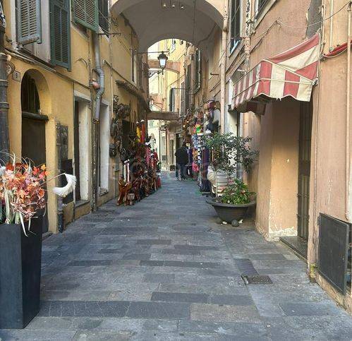 negozio in vendita a Sanremo