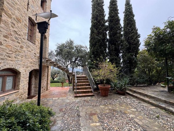 casa indipendente in vendita a Sanremo in zona Coldirodi