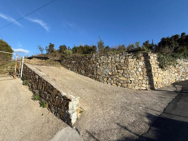 terreno edificabile in vendita a Sanremo in zona Poggio