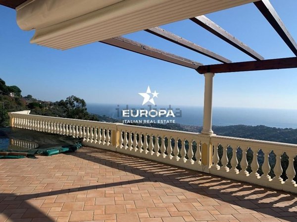 casa indipendente in vendita a Sanremo
