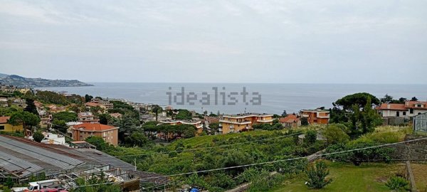 casa indipendente in vendita a Sanremo in zona Coldirodi