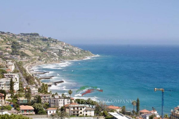 casa indipendente in vendita a Sanremo in zona Poggio