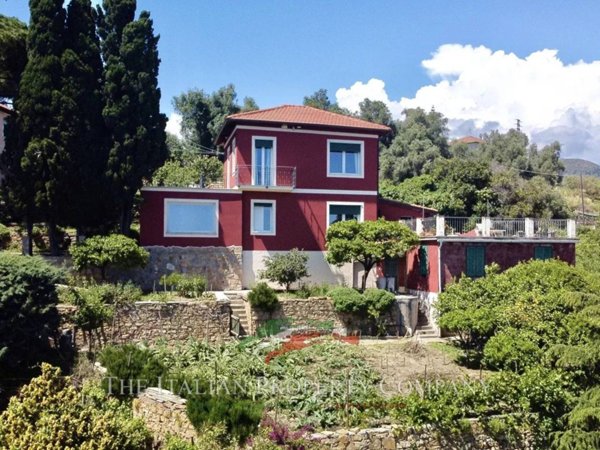 casa indipendente in vendita a Sanremo in zona Bussana