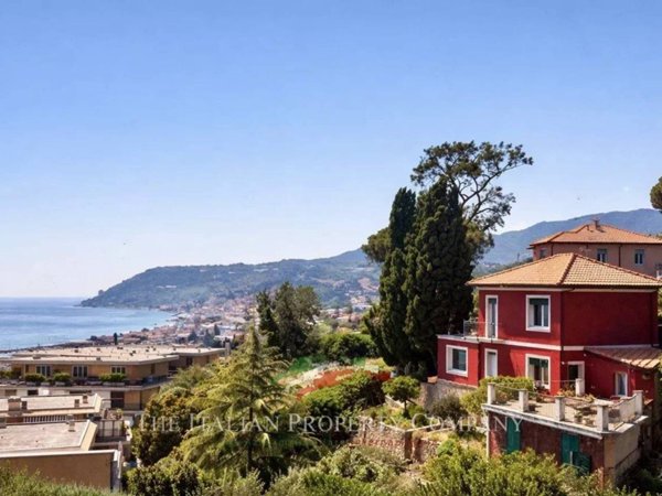 casa indipendente in vendita a Sanremo in zona Poggio