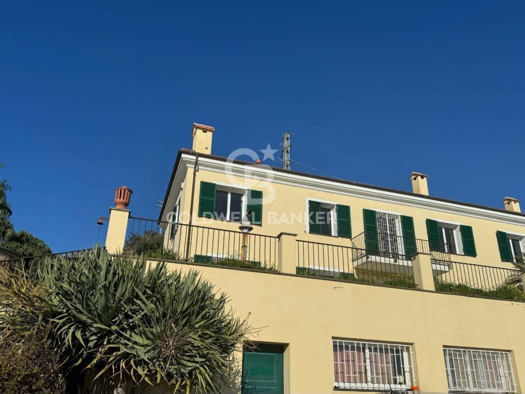 casa indipendente in vendita a Sanremo in zona Poggio