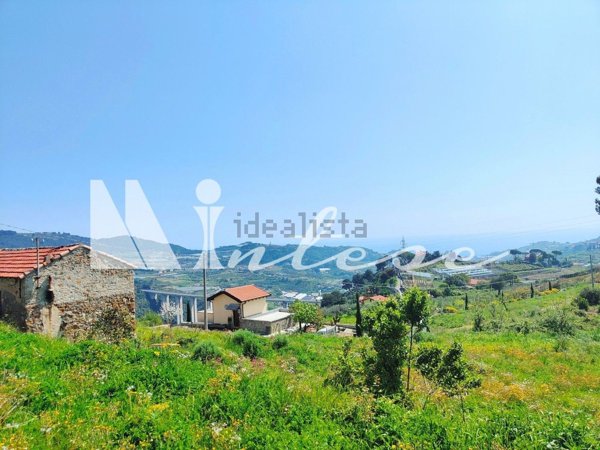 quadrivano in vendita a Sanremo in zona Poggio