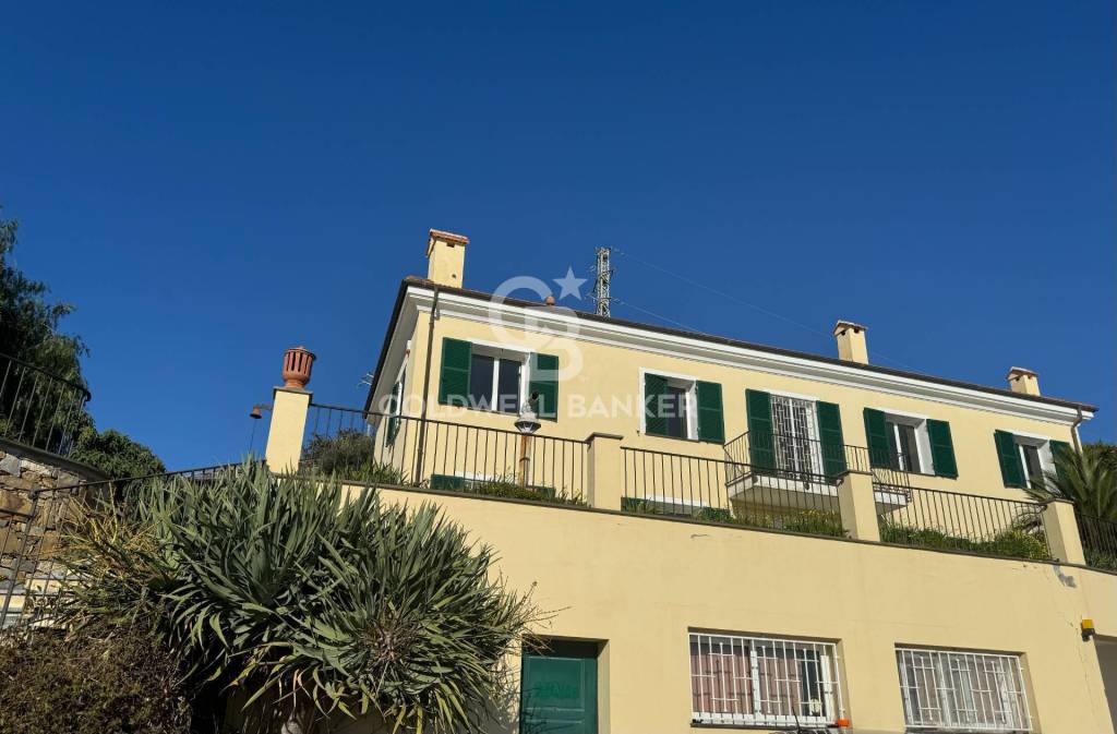 casa indipendente in vendita a Sanremo in zona Poggio