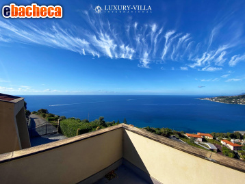 casa indipendente in vendita a Sanremo