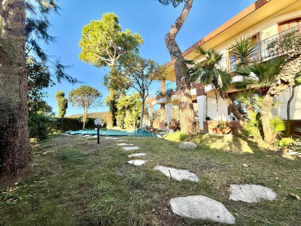 appartamento in vendita a Sanremo in zona Poggio