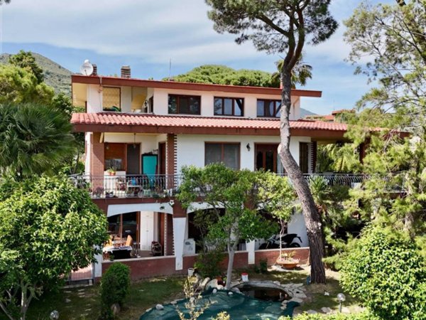 appartamento in vendita a Sanremo in zona Poggio