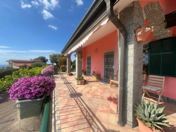 casa indipendente in vendita a Sanremo