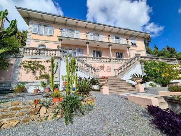 casa indipendente in vendita a Sanremo