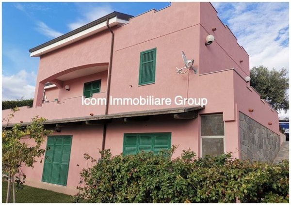 casa indipendente in vendita a Sanremo in zona Bussana
