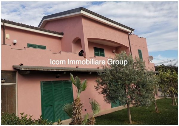 casa indipendente in vendita a Sanremo in zona Bussana