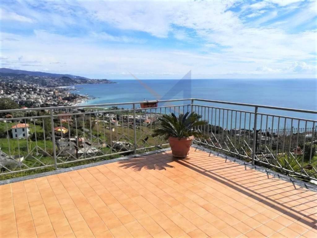 casa indipendente in vendita a Sanremo