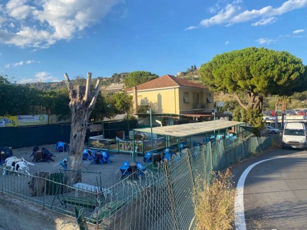 negozio in vendita a Sanremo in zona Bussana
