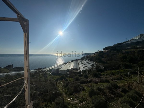 casa indipendente in vendita a Sanremo