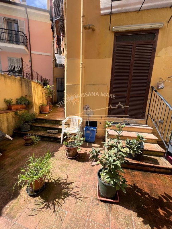 appartamento in vendita a Sanremo in zona Bussana