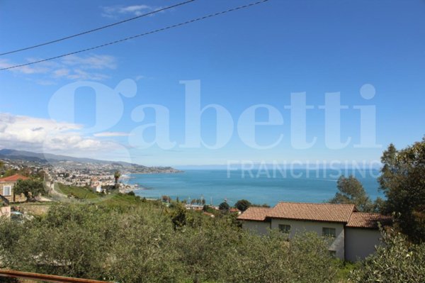 casa indipendente in vendita a Sanremo