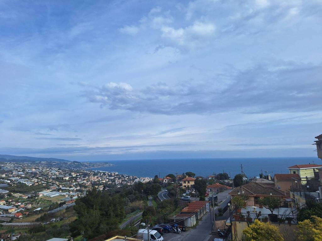 casa indipendente in vendita a Sanremo