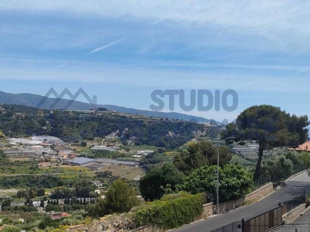 casa indipendente in vendita a Sanremo