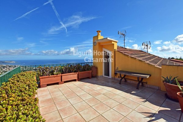 casa indipendente in vendita a Sanremo in zona Coldirodi